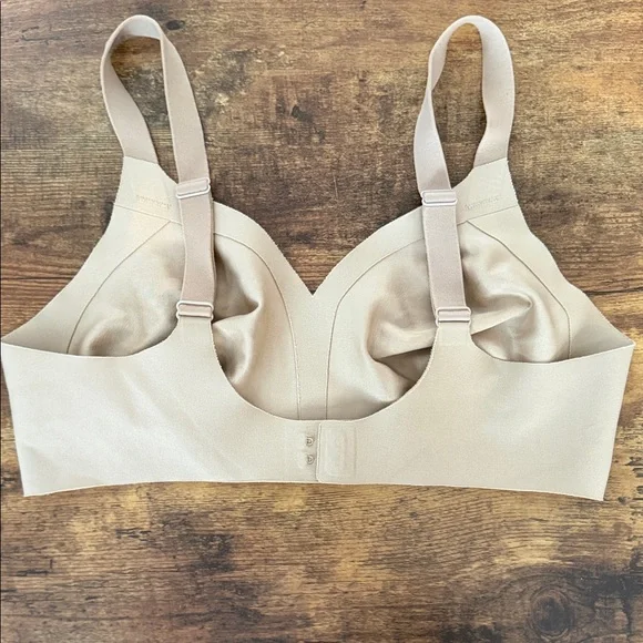 Lilyette in motion Tan Seamless Bra - Picture 3 of 5